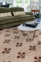 Load image into Gallery viewer, Handwoven Jute &amp; Wool Rug with Floral Pattern in Natural &amp; Rust – Flatweave
