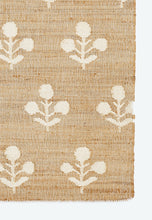 Load image into Gallery viewer, Handwoven Jute &amp; Wool Rug with Floral Pattern in Natural &amp; Ivory – Flatweave
